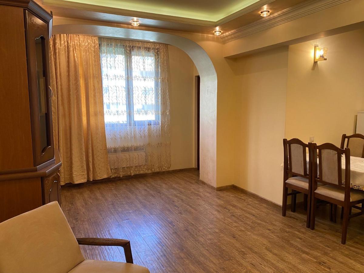 Apartment In Centre Evn Erywań Zewnętrze zdjęcie